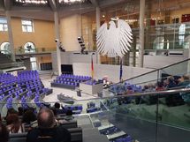 Plenarsaal_neu.jpg